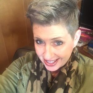 Meet your Posher, Theresa